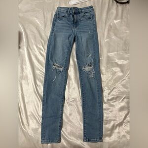American Eagle Skinny ripped jeans